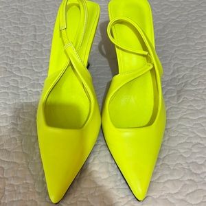 Never worn